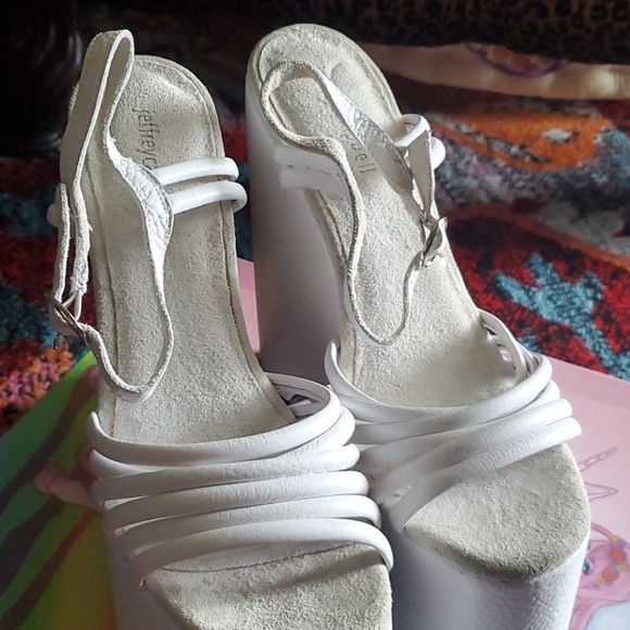 NEW Jeffrey Campbell White Platforms - Picture 7 of 8